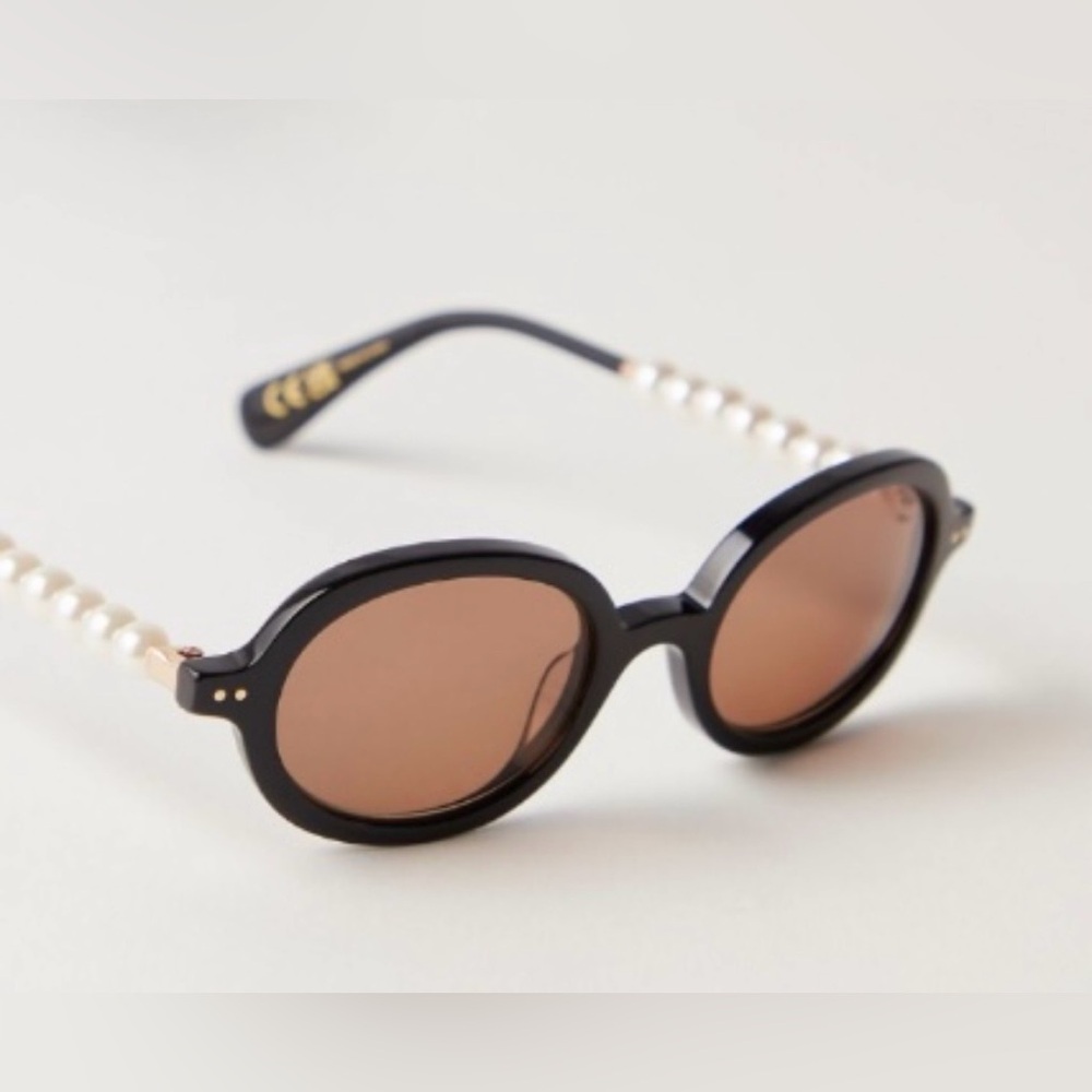 ▪️NWT Lele Sadoughi Austin Pearly Sunglasses